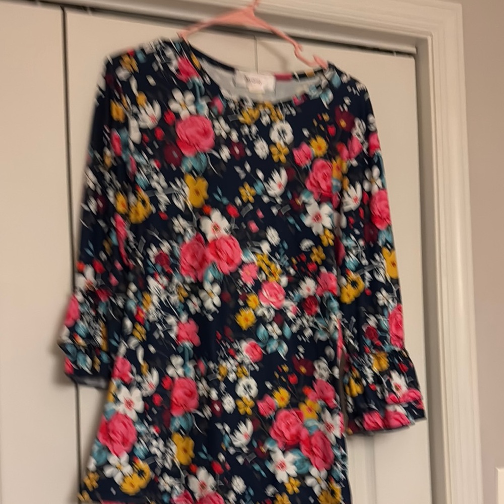 Floral Print Navy blouse